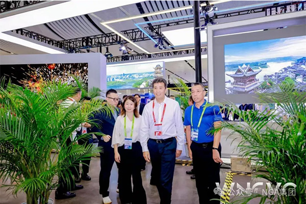 工業(yè)和信息化部熊繼軍副部長體驗NGA智能電動半掛車，精準(zhǔn)靈敏，動力十足！